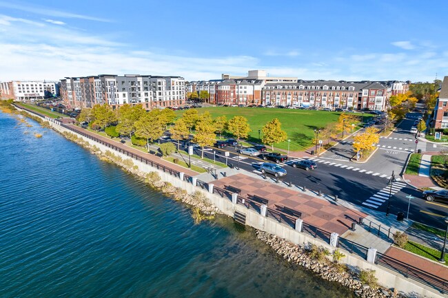 Building Photo - 302 Constitution Ave