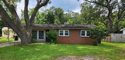 Building Photo - 6011 Audubon Dr