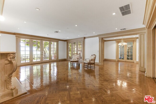 Building Photo - 821 Whittier Dr