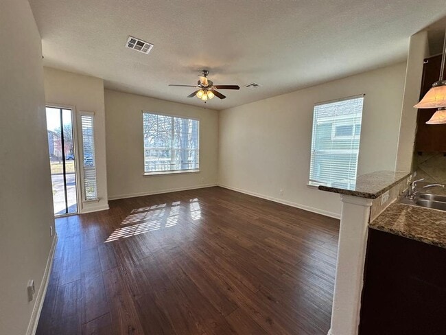 Building Photo - 918 Craters of the Moon Blvd