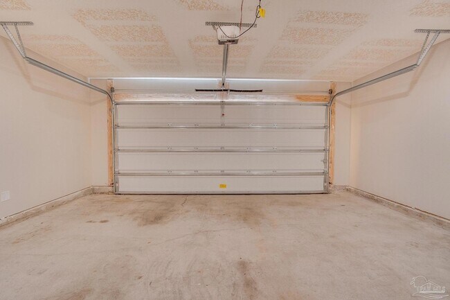 Building Photo - 7818 Lakeside Oaks Dr