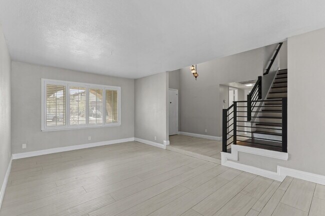 Building Photo - 2109 Verdinal Dr
