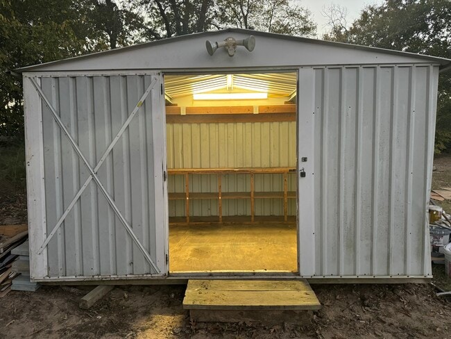 Building Photo - 12410 FM 1650