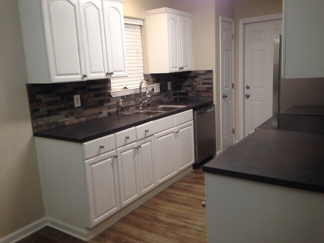 Building Photo - 11307 Rousseau Dr