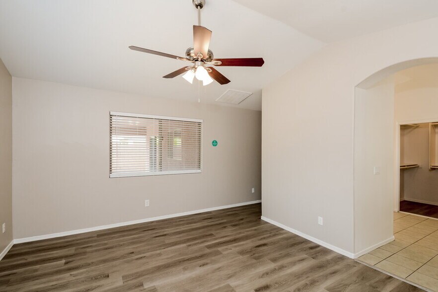 Building Photo - 5116 W T Ryan Ln