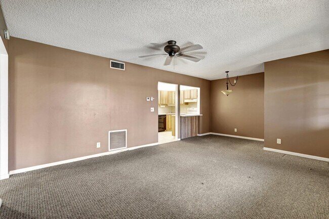 Building Photo - 237 Pine HOV Cir