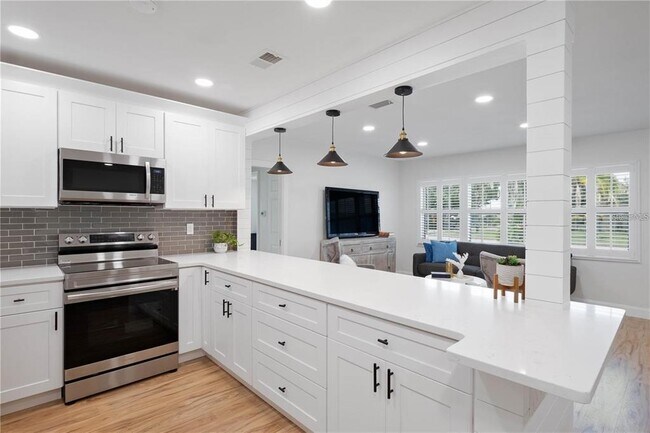 Building Photo - 1801 Bellemeade Dr