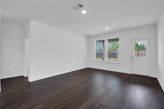 Building Photo - 14403 Cedar Ledge Ln