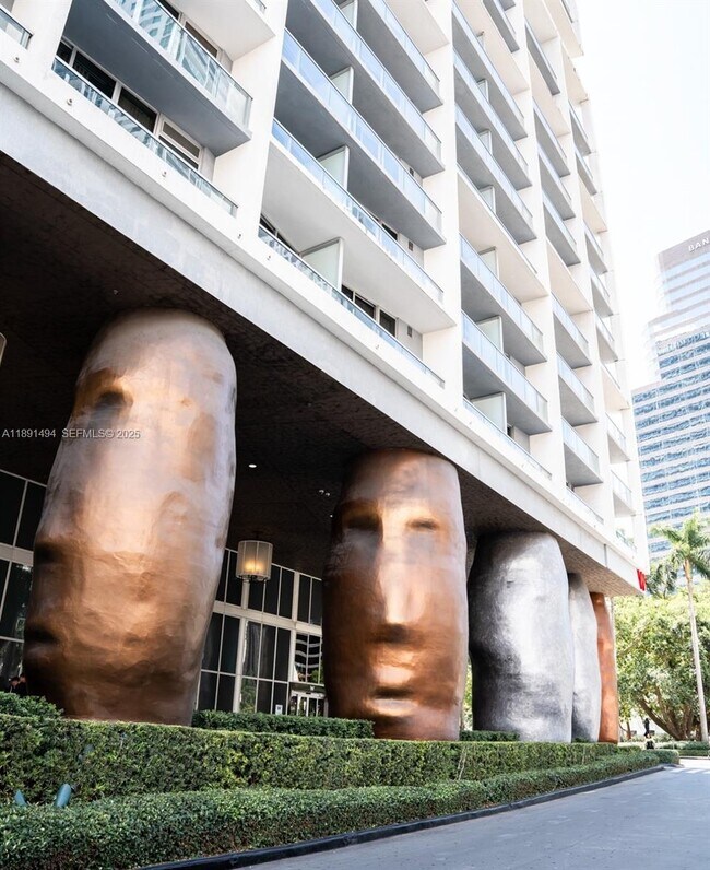 Building Photo - 495 Brickell Ave