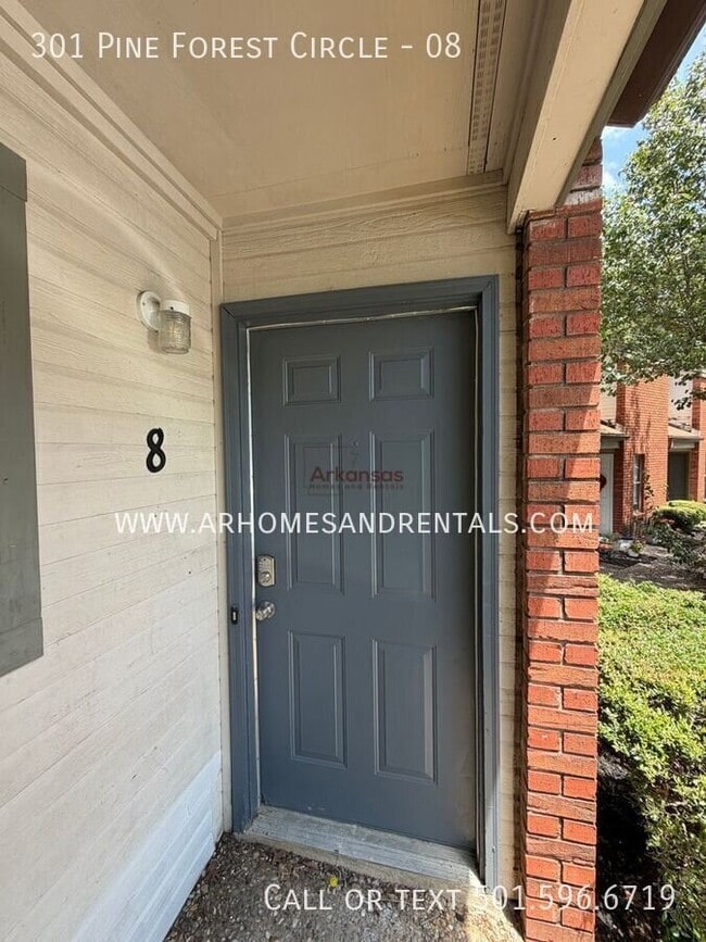Building Photo - 301 Pine Forest Cir