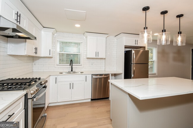 Building Photo - 234 Pinehurst Ln