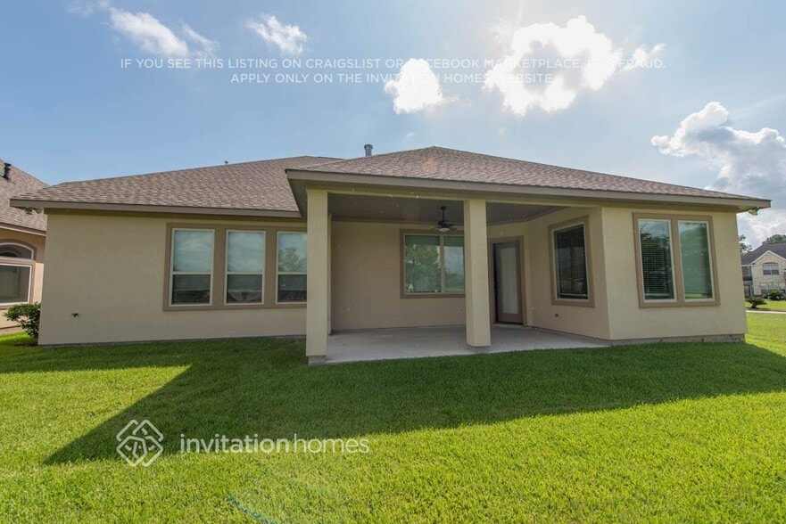 Building Photo - 28 Wyndemere Dr