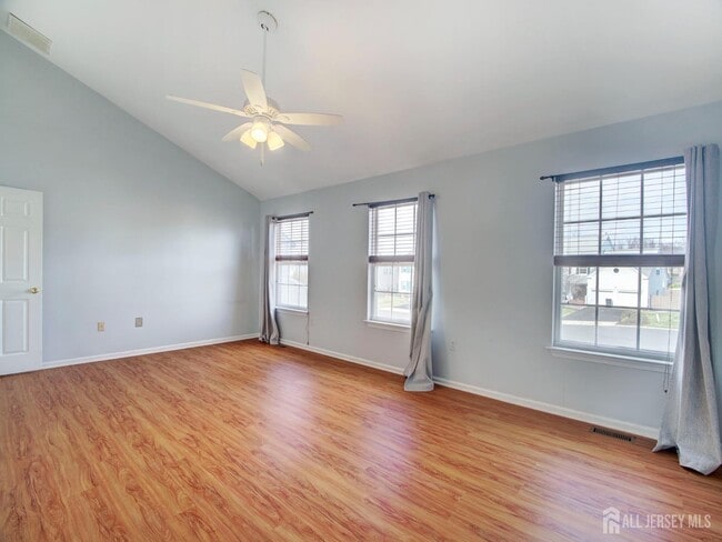 Building Photo - 8 Mulberry Ct