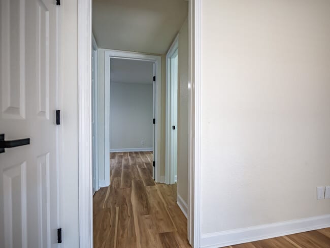 Building Photo - 1802 Jackson Ave W