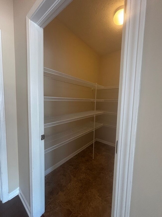 Building Photo - Spacious 4-Bedroom 2.5 Bath Gem in Avon, OH!