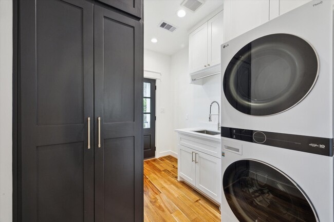 Building Photo - 1514 31st St