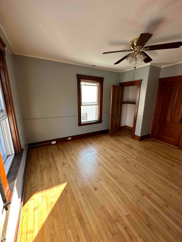 Building Photo - 348 Rollstone St