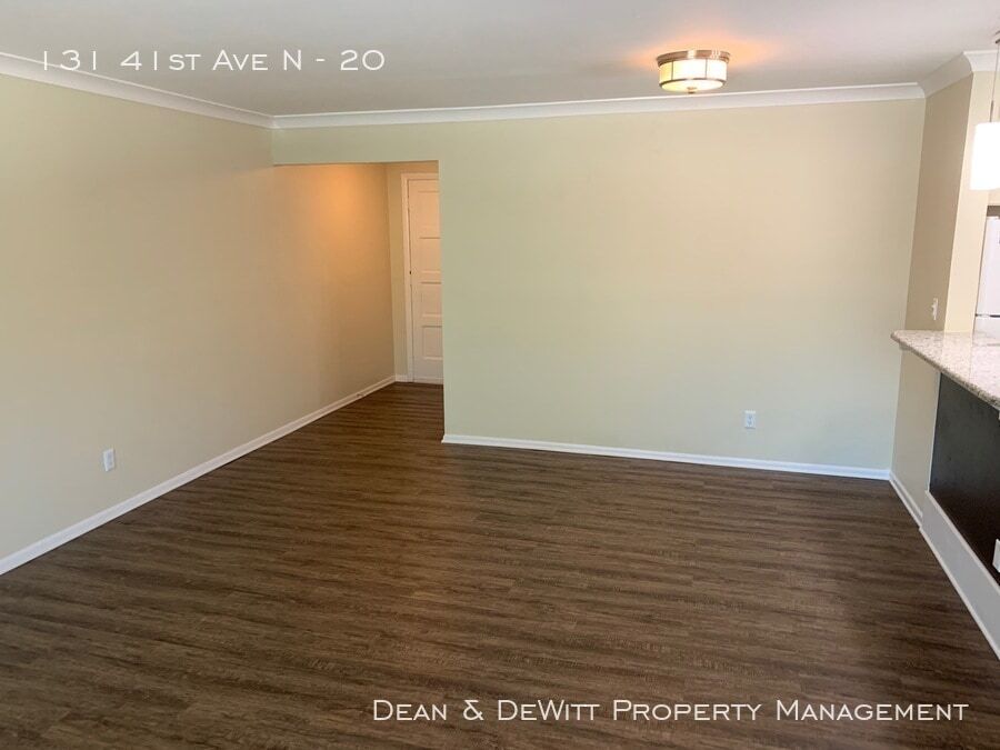 Building Photo - 2 Bed/2 Bath - Unit 31