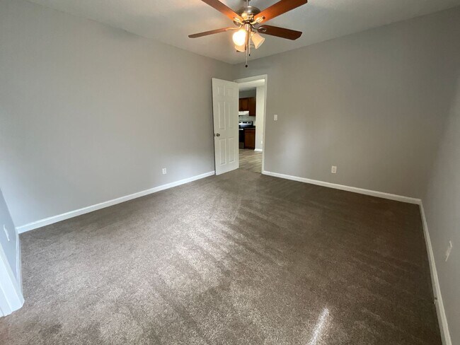 Building Photo - Now Ready in High Point! Fantastic 3 Bedro...