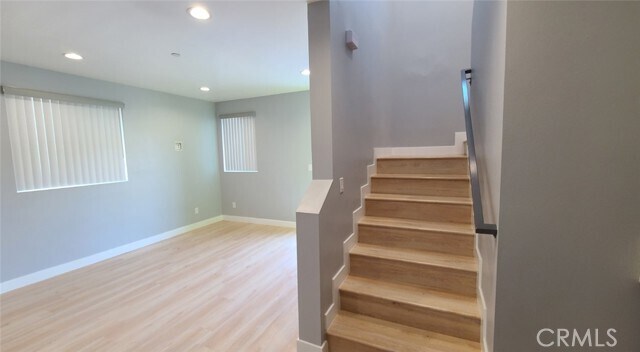 Building Photo - 142 W 84th Pl