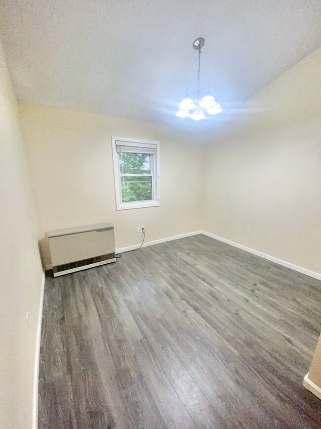 Building Photo - 56 Morellen Ln