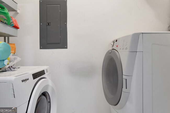 Building Photo - 375 Highland Ave NE