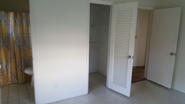 Building Photo - 1132 SW 3rd St