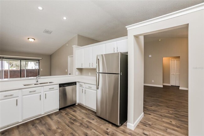 Building Photo - 616 Charing Cross Ct