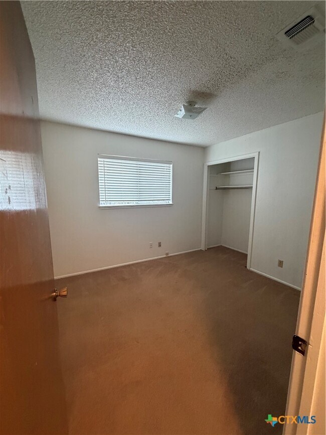 Building Photo - 1727 Redwood St