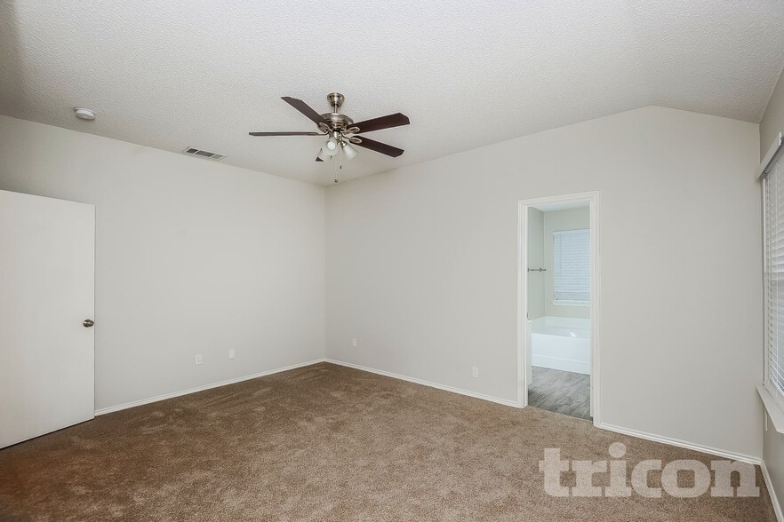 Building Photo - 516 Cambridge Dr