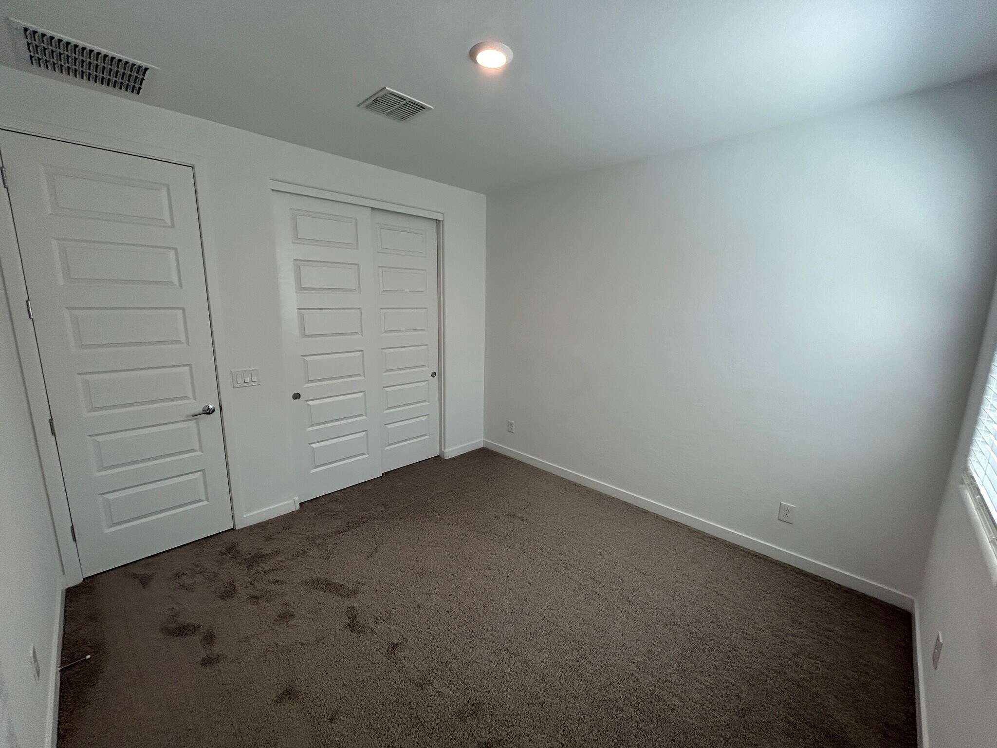 Building Photo - 1168 E Sabino Dr