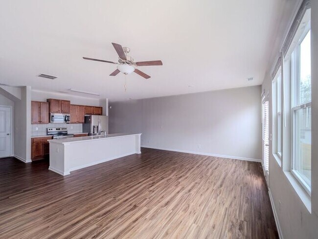 Building Photo - 400 Ruths Blvd