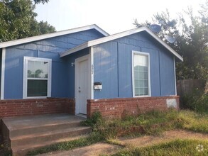 Building Photo - 627 SE 22nd St