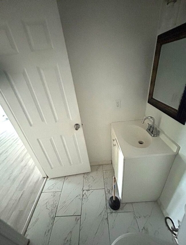 Building Photo - 302 MLK Dr