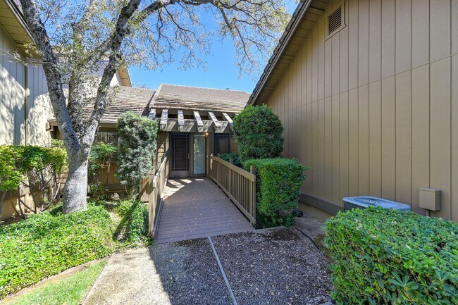 Building Photo - South Auburn Gem! Stylish 2BR Townhome in Quiet, Neighborhood