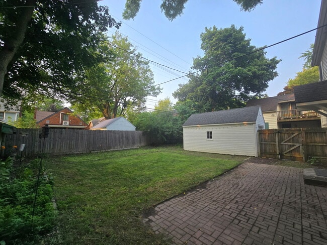 Building Photo - 1305 E Stadium Blvd