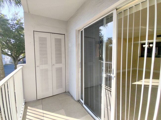 Building Photo - Spacious 2BR in Terrazas Del Sol