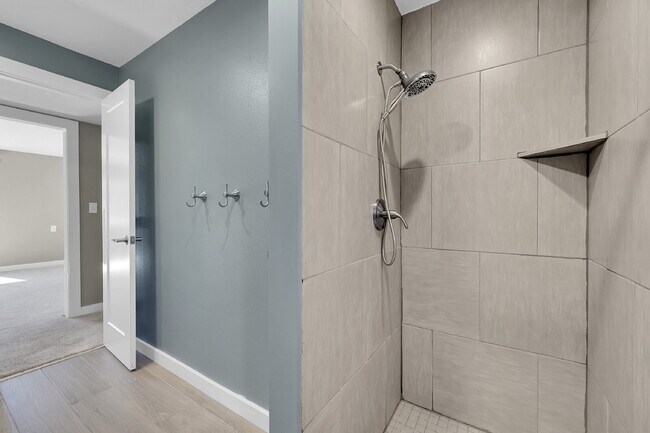 Building Photo - $3,600, 4-Bed, 3-Bath Updated Home in Mani...