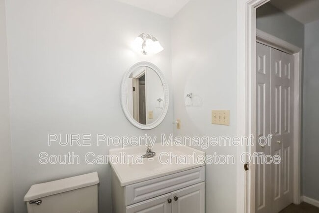 Building Photo - 208 Pipers Ln