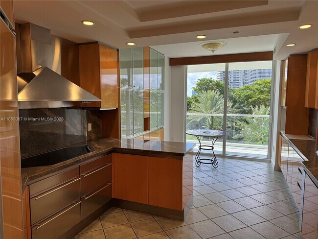 Building Photo - 2600 Island Blvd