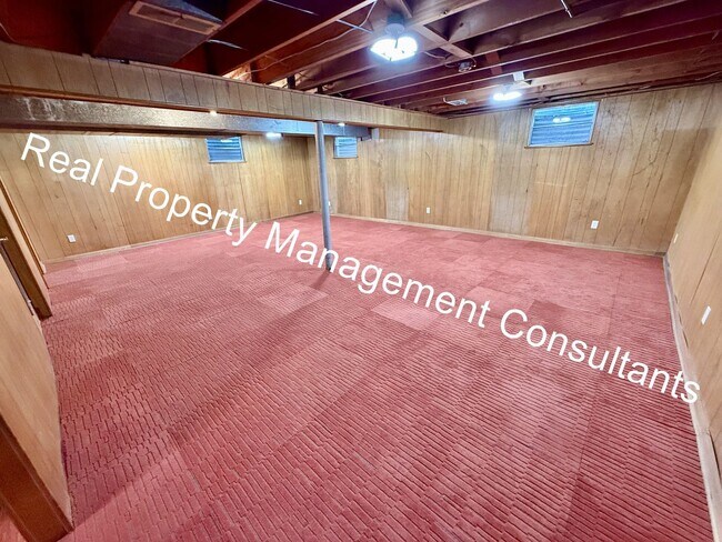 Building Photo - $1000 Rent credit on 4 bed & 2.5 bath Home