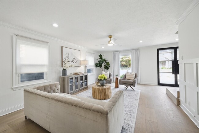 Building Photo - 4148 Bissonnet St