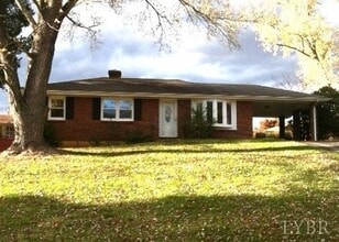 Building Photo - 1044 Ardmore Cir