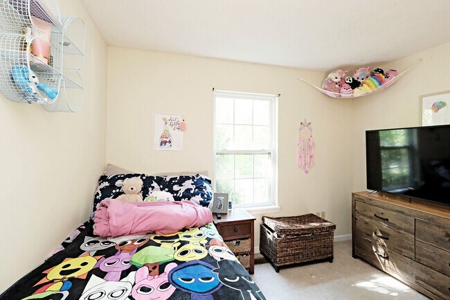 Building Photo - Pet-Friendly One-Level Lake Monticello Home