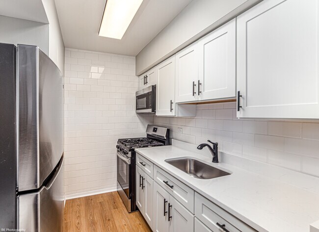 Building Photo - 11036 Kilpatrick Ave