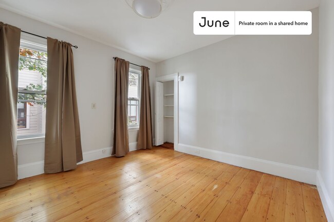 Primary Photo - Private bedroom in 4 bed/1 bath Home