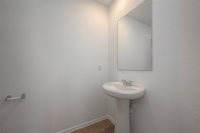 Building Photo - 26814 Cenzontle Dr