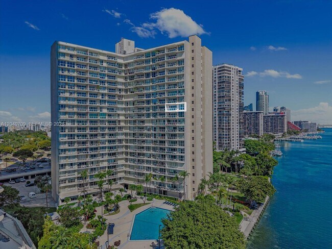 Building Photo - 2451 Brickell Ave