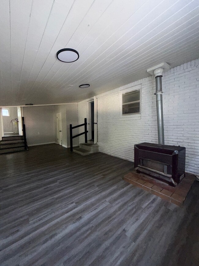 Building Photo - 313 Eastland Ave