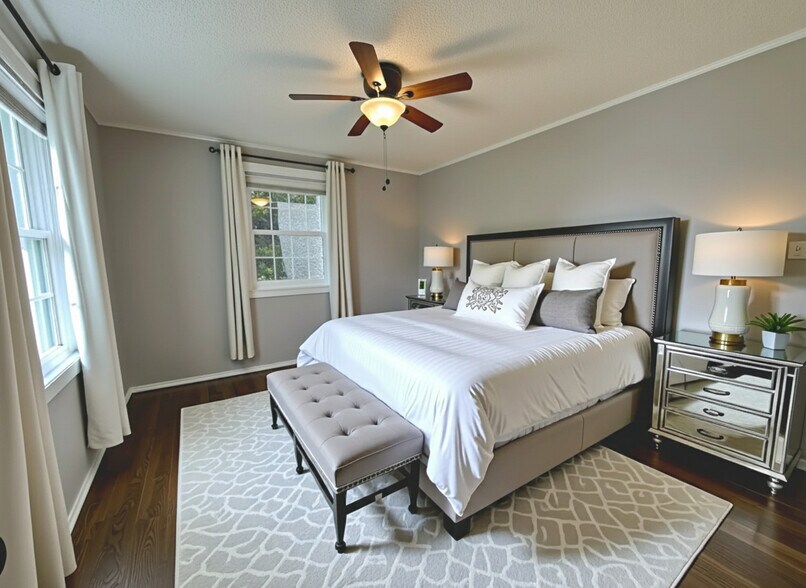 Master Bedroom - 4922 Baylor Dr